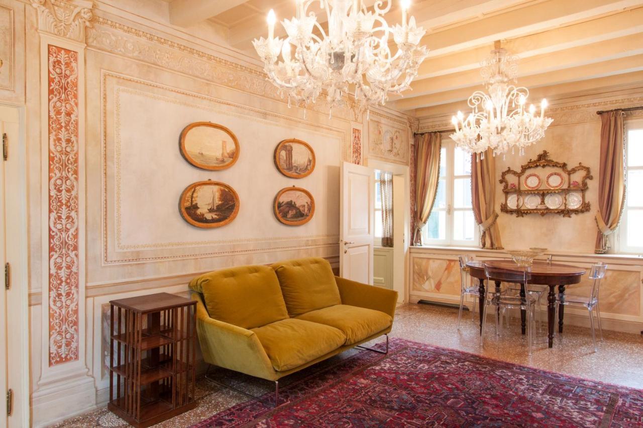 Explore Venice From A Sophisticated Hideaway In San Polo 외부 사진