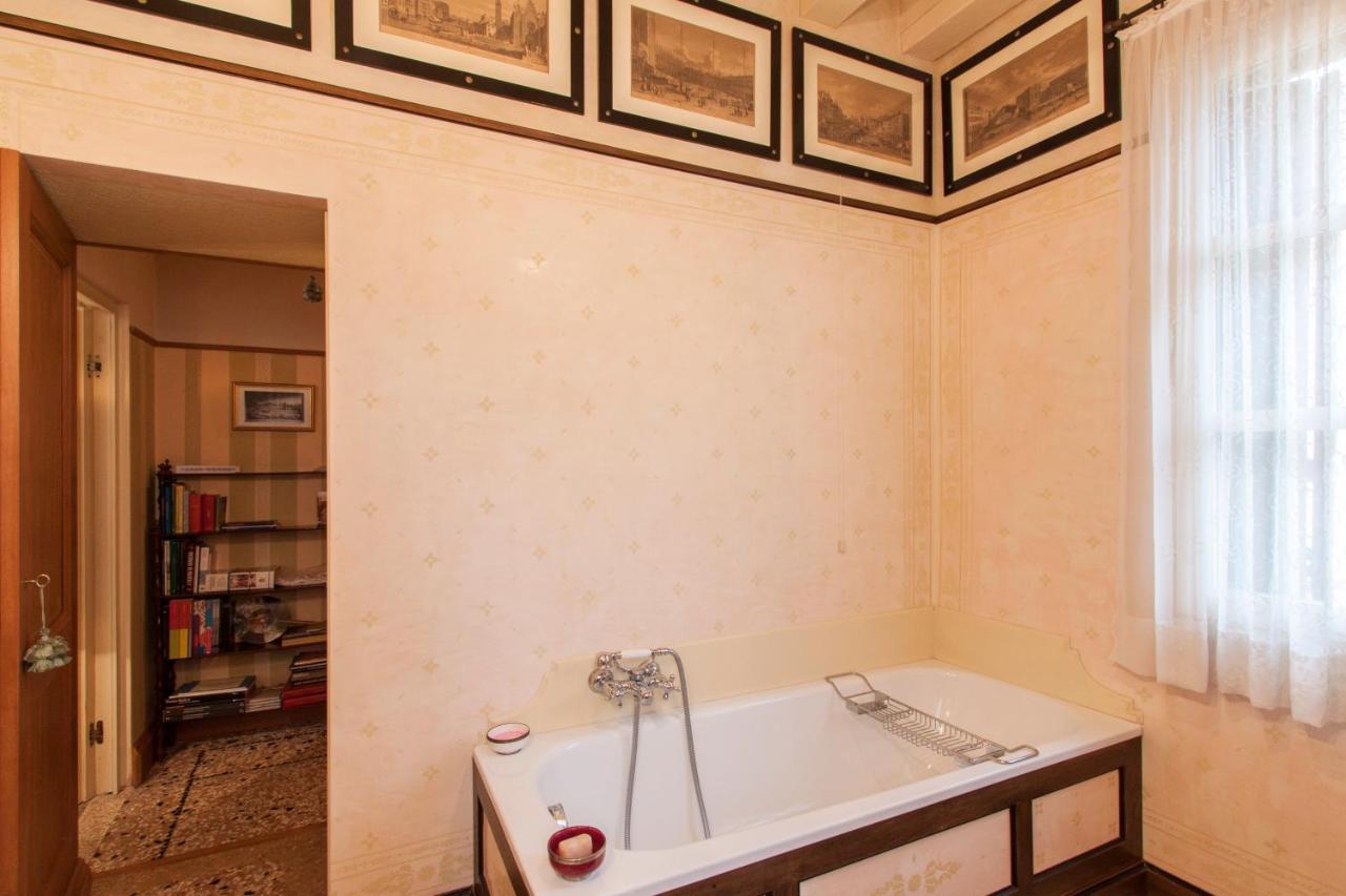 Explore Venice From A Sophisticated Hideaway In San Polo 외부 사진