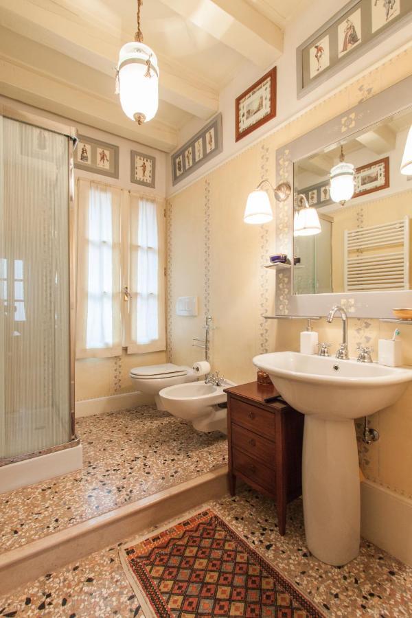 Explore Venice From A Sophisticated Hideaway In San Polo 외부 사진