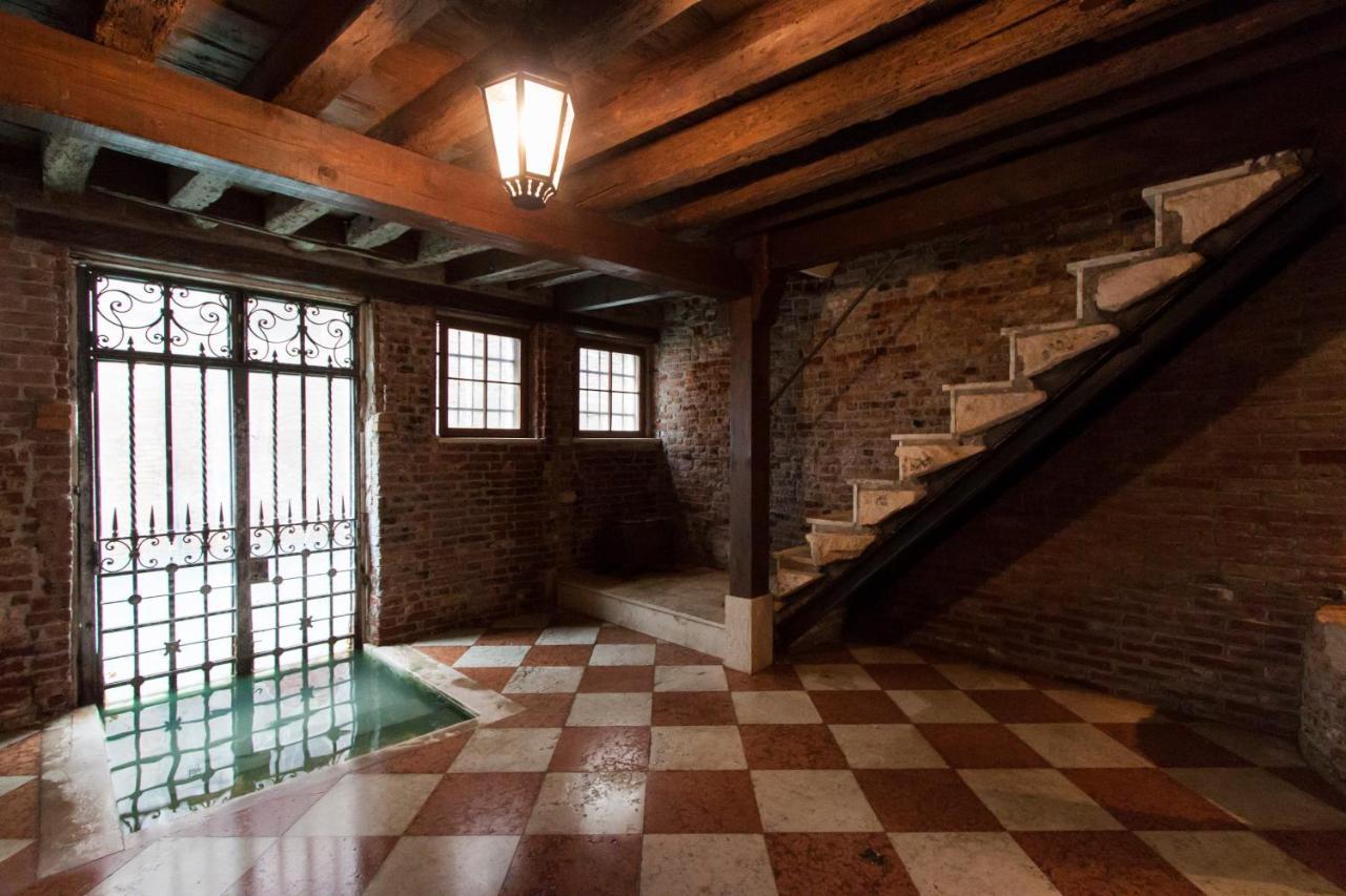 Explore Venice From A Sophisticated Hideaway In San Polo 외부 사진