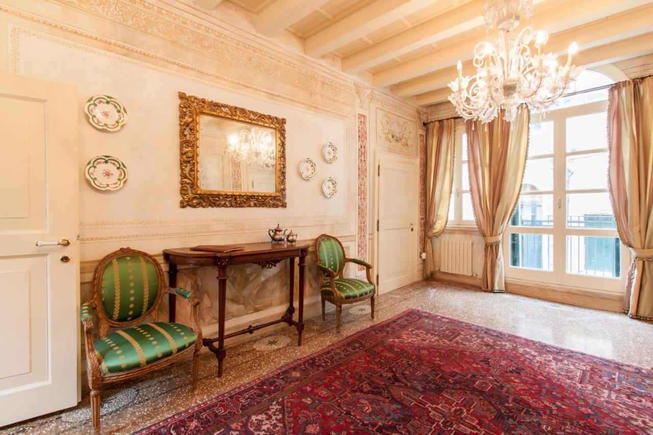 Explore Venice From A Sophisticated Hideaway In San Polo 외부 사진