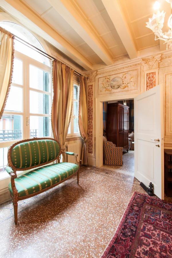 Explore Venice From A Sophisticated Hideaway In San Polo 외부 사진